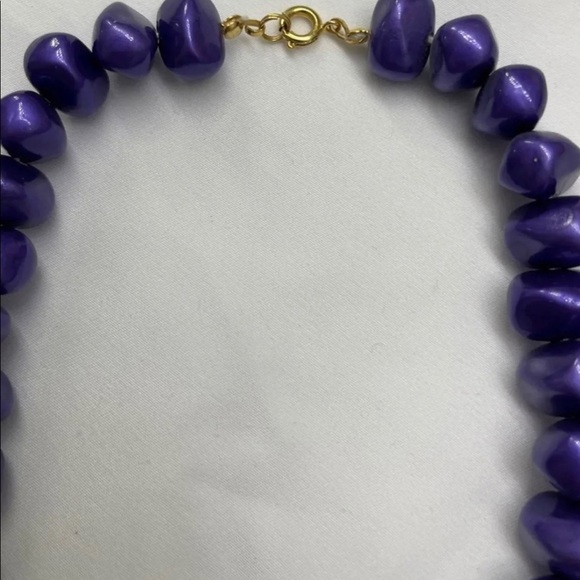 Women’s Chunky Beaded Necklace - Picture 4 of 7